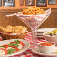 Buca Di Beppo Italian food