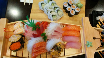 Sushi Mura food