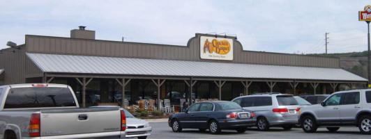 Cracker Barrel Old Country Store outside