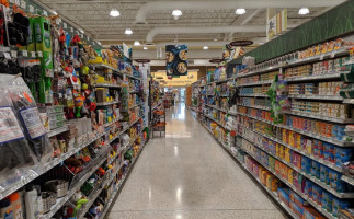 Publix Super Market At Wade Green Village inside