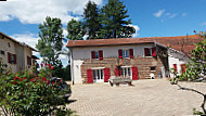 Auberge du Mollard outside