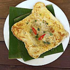 Roti Canai Budak Sekolah food