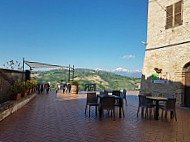 Bar Pizzeria Belvedere Di Villani Maria inside