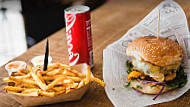 Le Bistrot Burger food