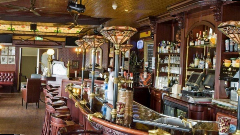 Amvo Volendam Comida