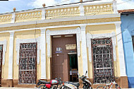 Mimi En Trinidad, Cuba outside