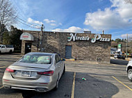 Nirchi's Pizza outside