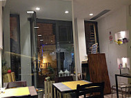 Verde Caffe inside