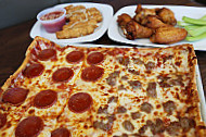 Ledo Pizza food