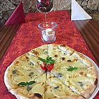 Pizzeria Roma food