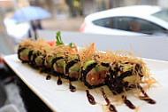 Sushi Salmone outside