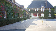 Le Manoir De Gavrelle outside