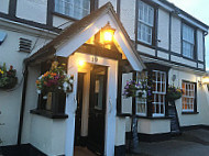 The King's Arms outside