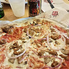 Mod Pizza food