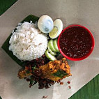 Kedai Makan Bawah Pokok food