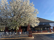 Geist Coffee Company outside