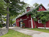 The Old Inn On The Green At the Pillow outside