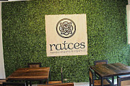 Raices inside