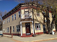 Roadside Inn Salon And Tavern outside