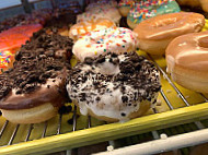 Clinton Daylight Donuts food