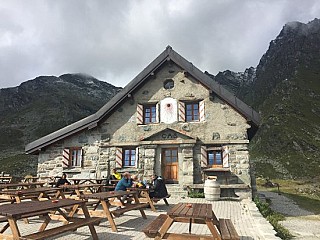 Cabane Mont-Fort CAS