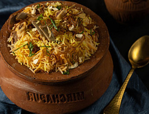 Daawat Talappakattu Biriyani Fast Food