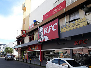 Kfc (giant Tawau)