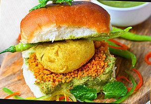 Goli Vada Pav