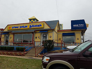 Long John Silver's Maurine