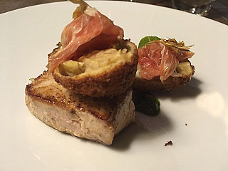 restaurant image
