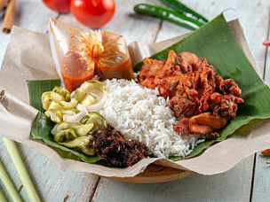 Nasi Dagang Mok Kiter