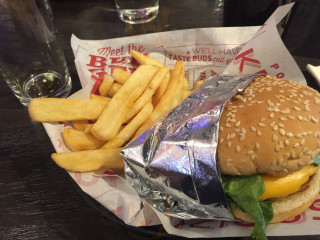 Red Robin Gourmet Burgers And Brews