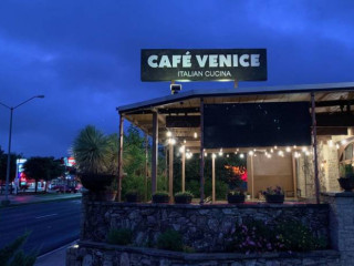 Cafe Venice