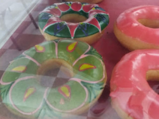 Royal Donuts