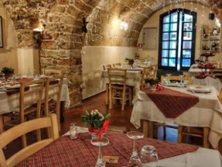 Trattoria Lo Romani Da Vittoria E Gigi