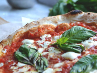 Neapolitan Express Pizza