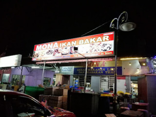 Mona Ikan Bakar Makanan Laut