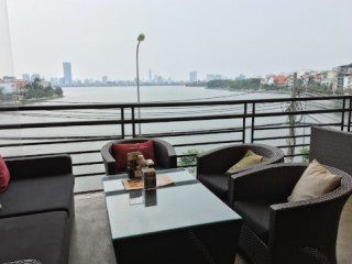 Al Fresco's Xuân Diệu