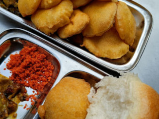 Krishna Vada Pav