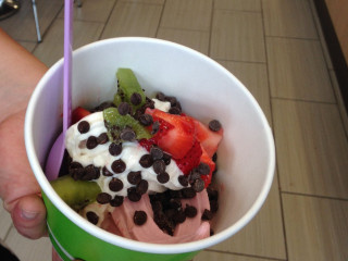 Yumberry Frozen Yogurt