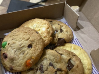 Insomnia Cookies