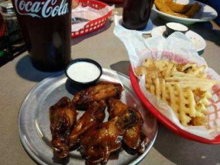 Pluckers Wing