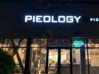 Pieology Pizzeria