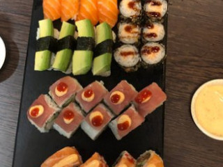 Yami Sushi Viby J