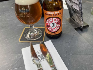 Bistro De Buik Van Parijs