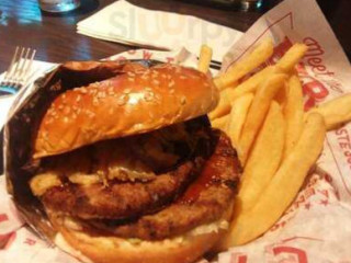 Red Robin Gourmet Burgers