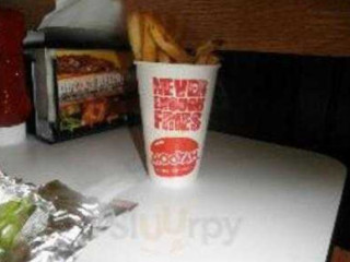 Mooyah Burgers, Fries Shakes