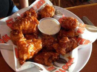 Hooters