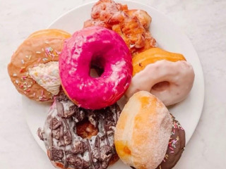 Lovebirds Donuts