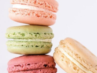 Le Macaron French Pastries